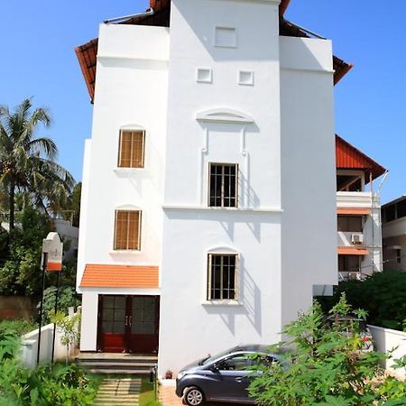 Abad Pepper Route Hotel Kochi Екстериор снимка