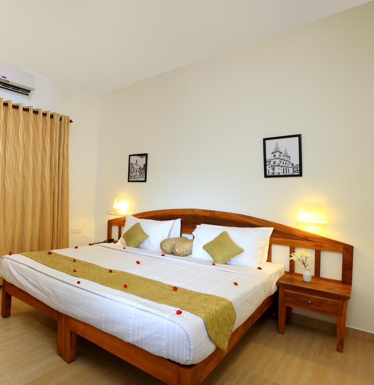 Abad Pepper Route Hotel Kochi Екстериор снимка