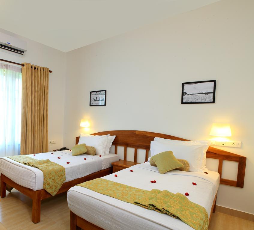 Abad Pepper Route Hotel Kochi Екстериор снимка