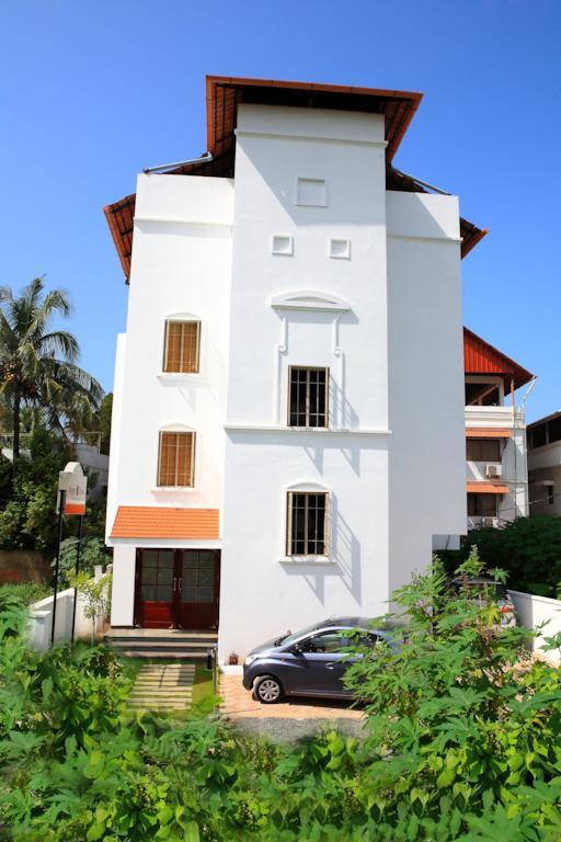 Abad Pepper Route Hotel Kochi Екстериор снимка