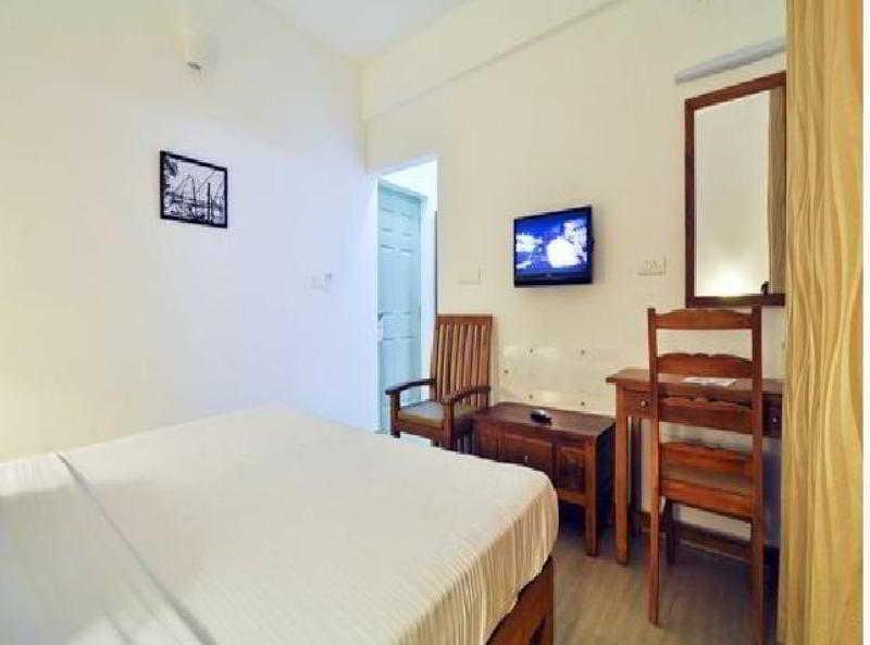 Abad Pepper Route Hotel Kochi Екстериор снимка