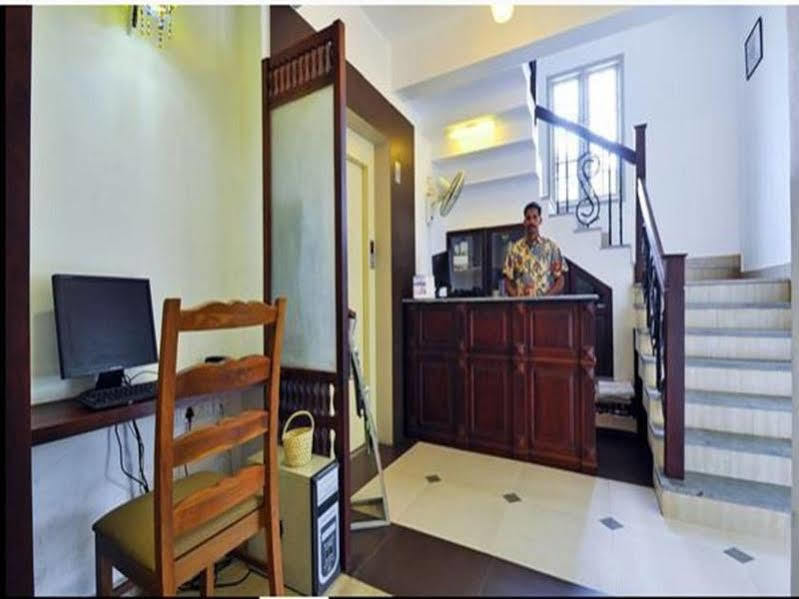 Abad Pepper Route Hotel Kochi Екстериор снимка