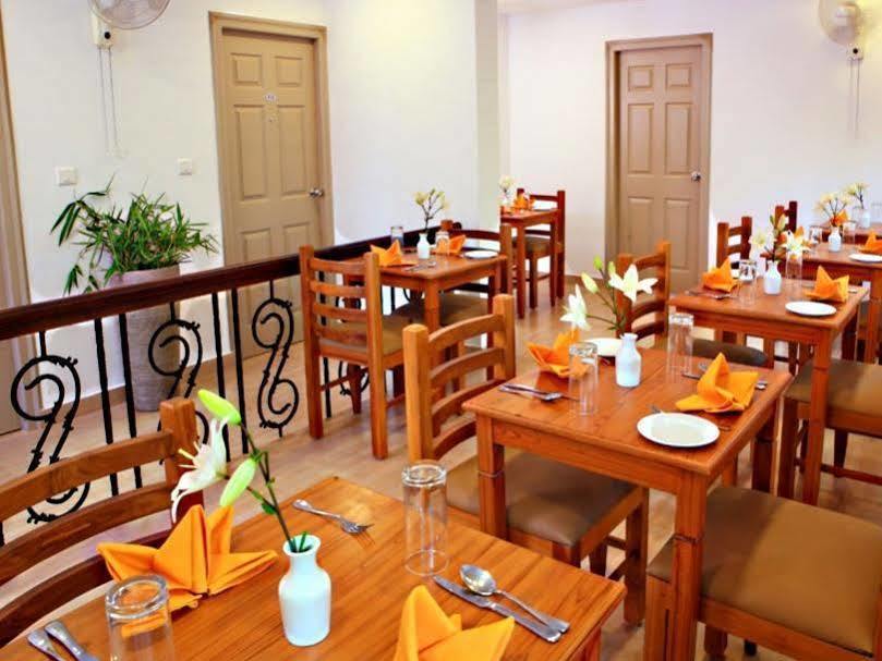 Abad Pepper Route Hotel Kochi Екстериор снимка